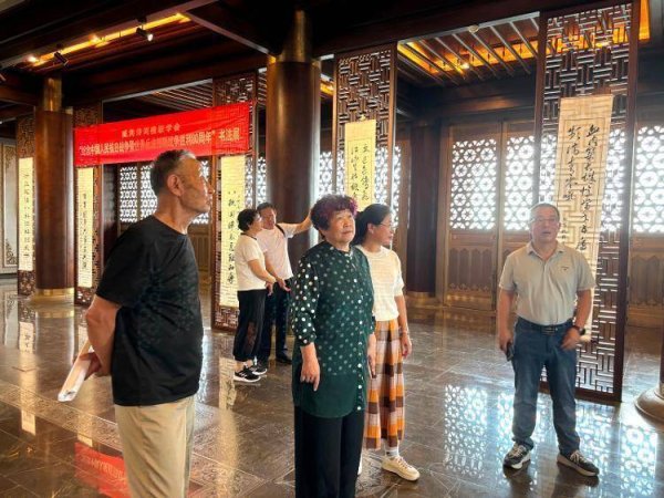 在线配资机构 诗联书抗战 翰墨祭英魂：威海举办纪念抗战胜利80周年书法展